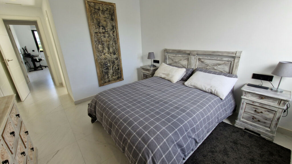 Middle Floor Apartment Estepona Málaga - image 14