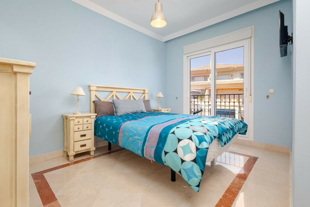 Semi-Detached House Riviera del Sol Málaga - image 14