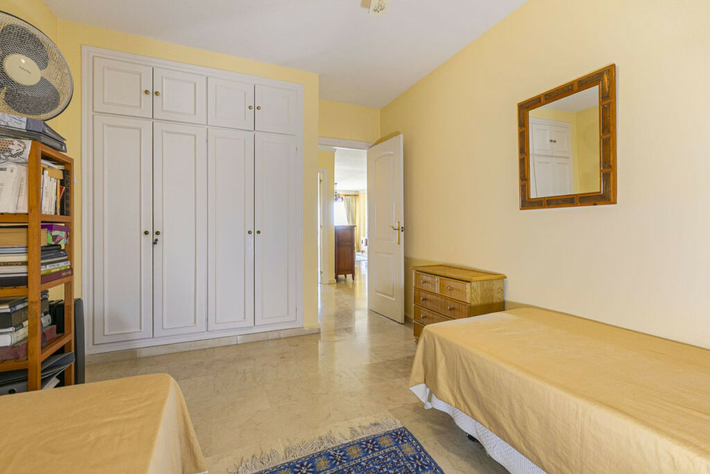 Middle Floor Apartment Fuengirola Málaga - image 14