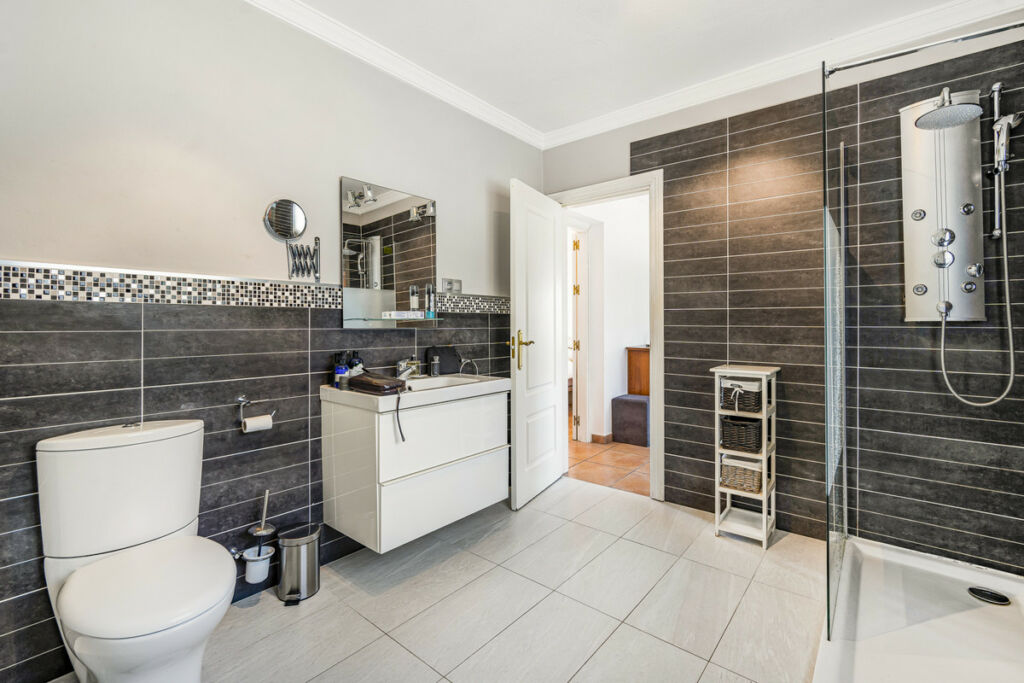 Detached Villa Elviria Málaga - image 14