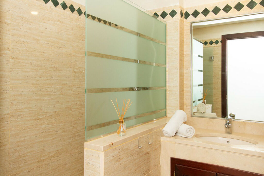 Ground Floor Apartment La Mairena Málaga - image 14