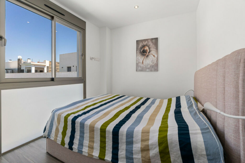 Detached Villa Villamartin Alicante - image 14