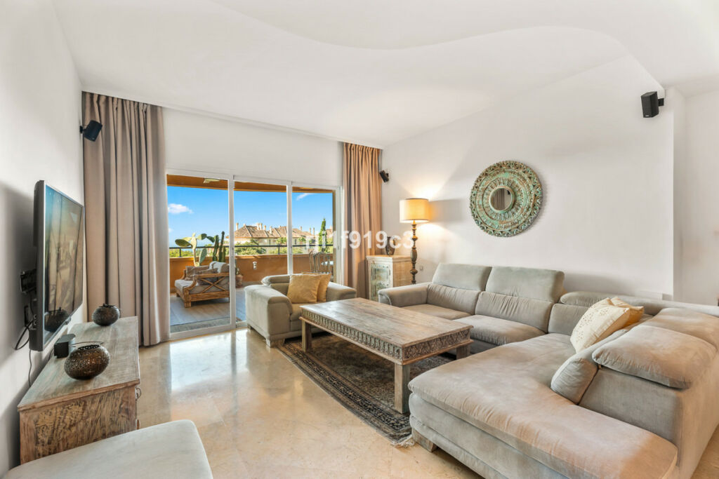 Middle Floor Apartment Elviria Málaga - image 14