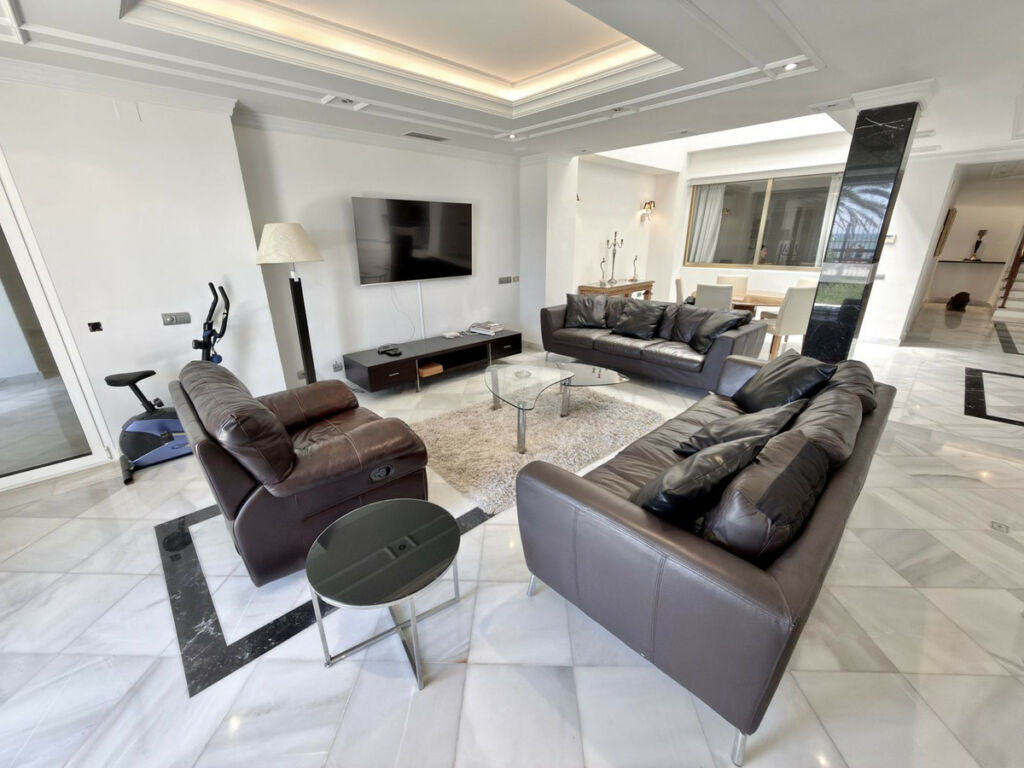 Duplex Puerto Banús Málaga - image 13