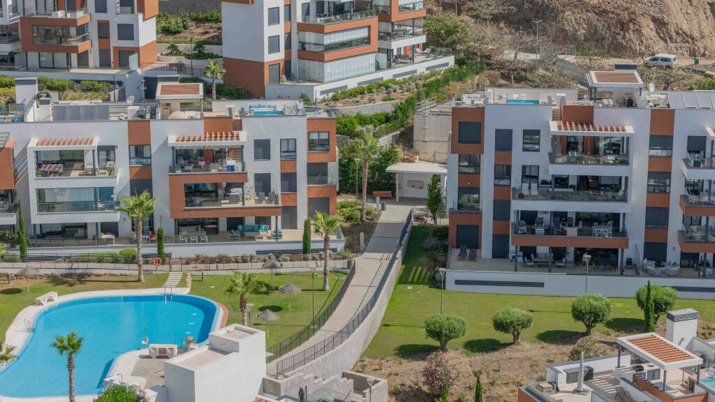 Middle Floor Apartment Fuengirola Málaga - image 14