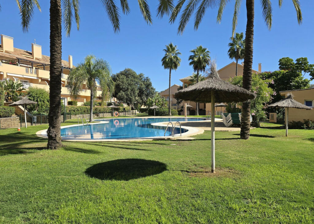 Penthouse Elviria Málaga - image 14