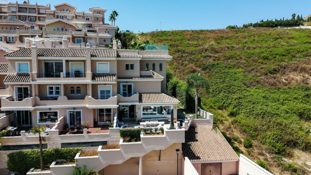 Semi-Detached House La Duquesa Málaga - image 14