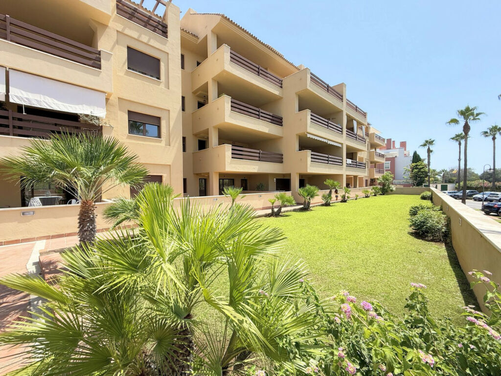 Middle Floor Apartment Sotogrande Puerto Cádiz - image 45