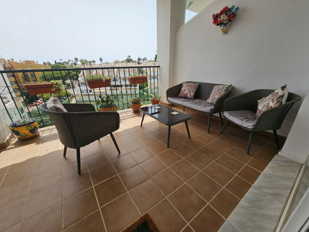 Middle Floor Apartment Calahonda Málaga - image 14