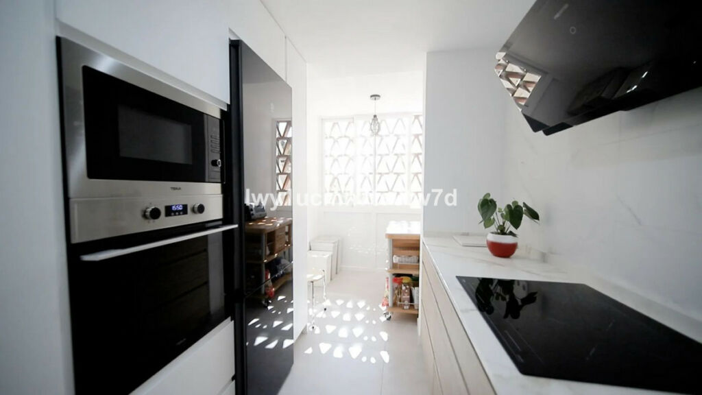 Penthouse Torrequebrada Málaga - image 14
