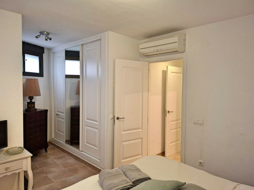 Middle Floor Apartment Fuengirola Málaga - image 3