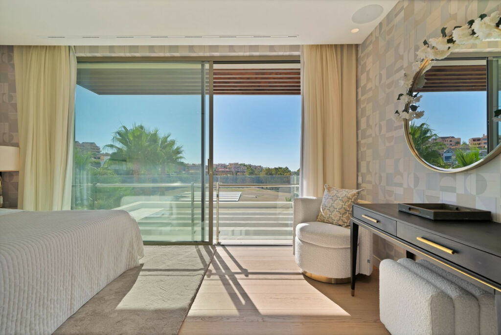 Detached Villa Benahavís Málaga - image 14
