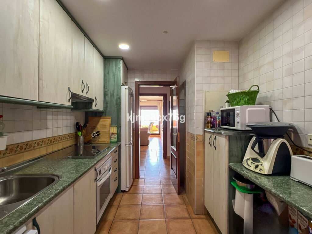 Middle Floor Apartment Calahonda Málaga - image 14