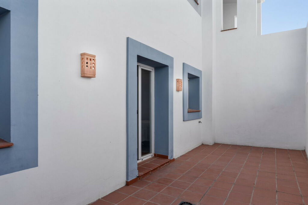Ground Floor Apartment Benahavís Málaga - image 14