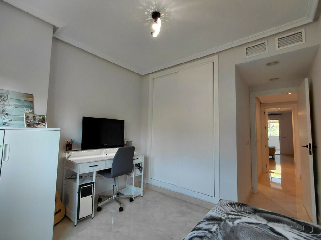 Middle Floor Apartment Marbella Málaga - image 14
