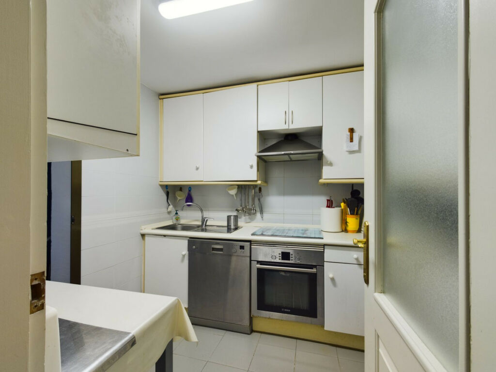 Middle Floor Apartment Elviria Málaga - image 14