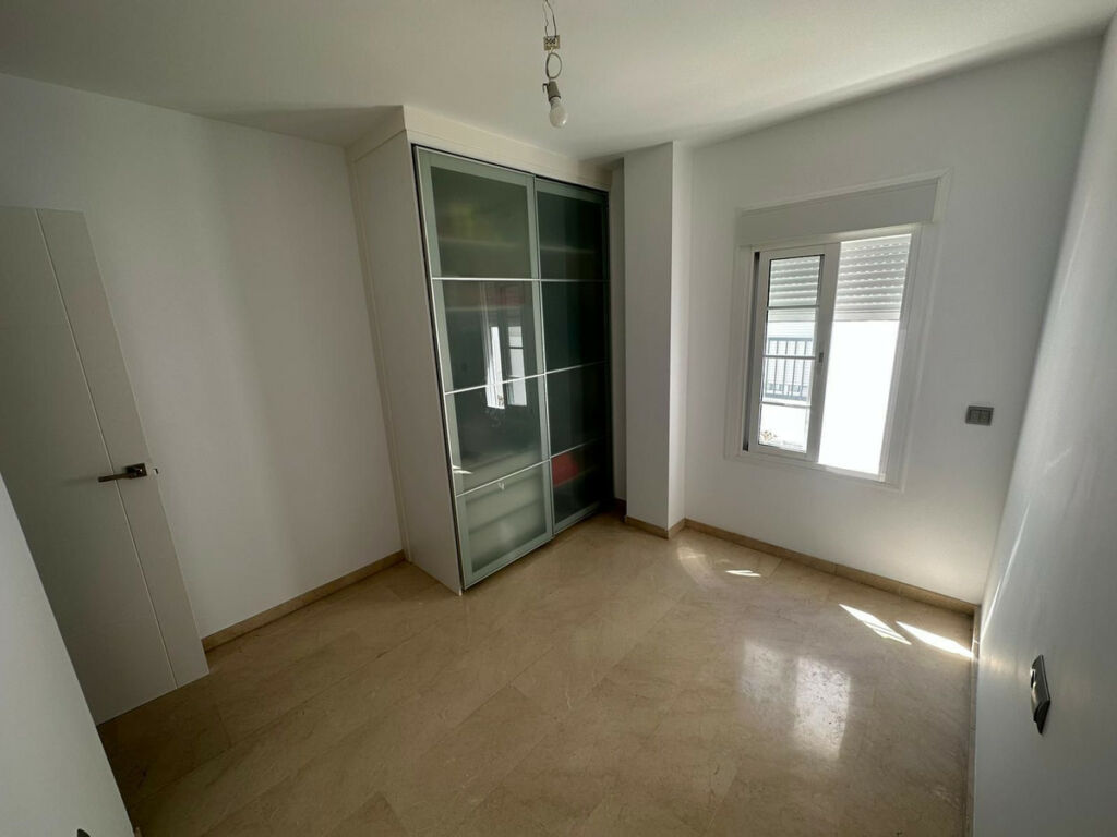 Middle Floor Apartment Nueva Andalucía Málaga - image 14