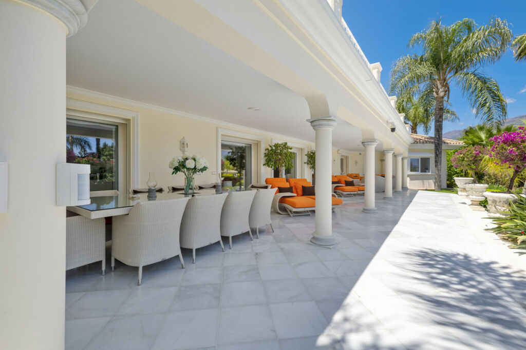 Detached Villa Nueva Andalucía Málaga - image 14