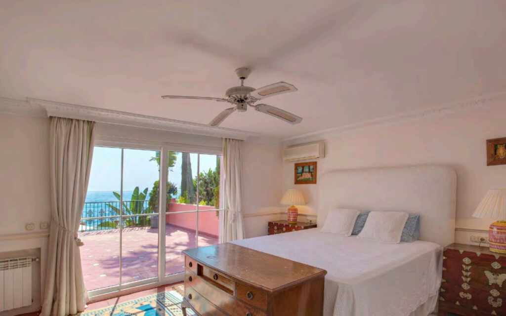 Detached Villa New Golden Mile Málaga - image 14