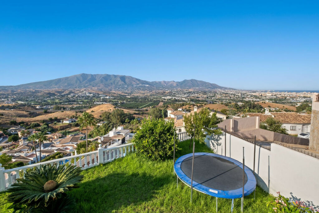 Detached Villa Cerros del Aguila Málaga - image 14