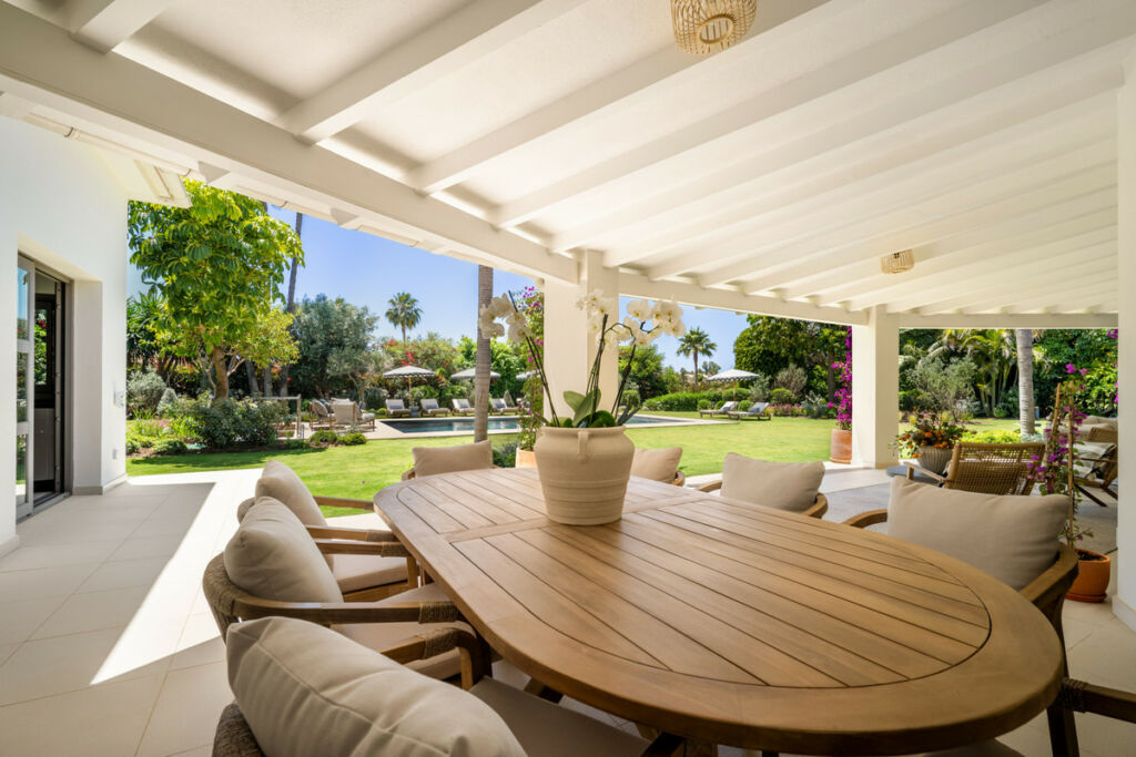 Detached Villa Nueva Andalucía Málaga - image 14