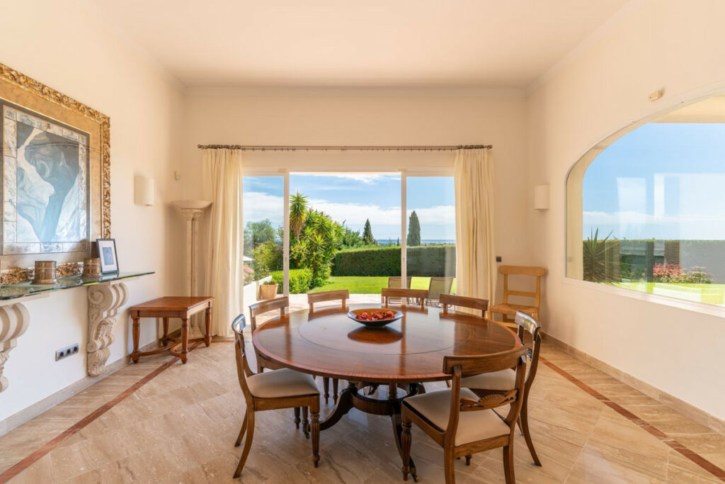 Detached Villa Benahavís Málaga - image 14