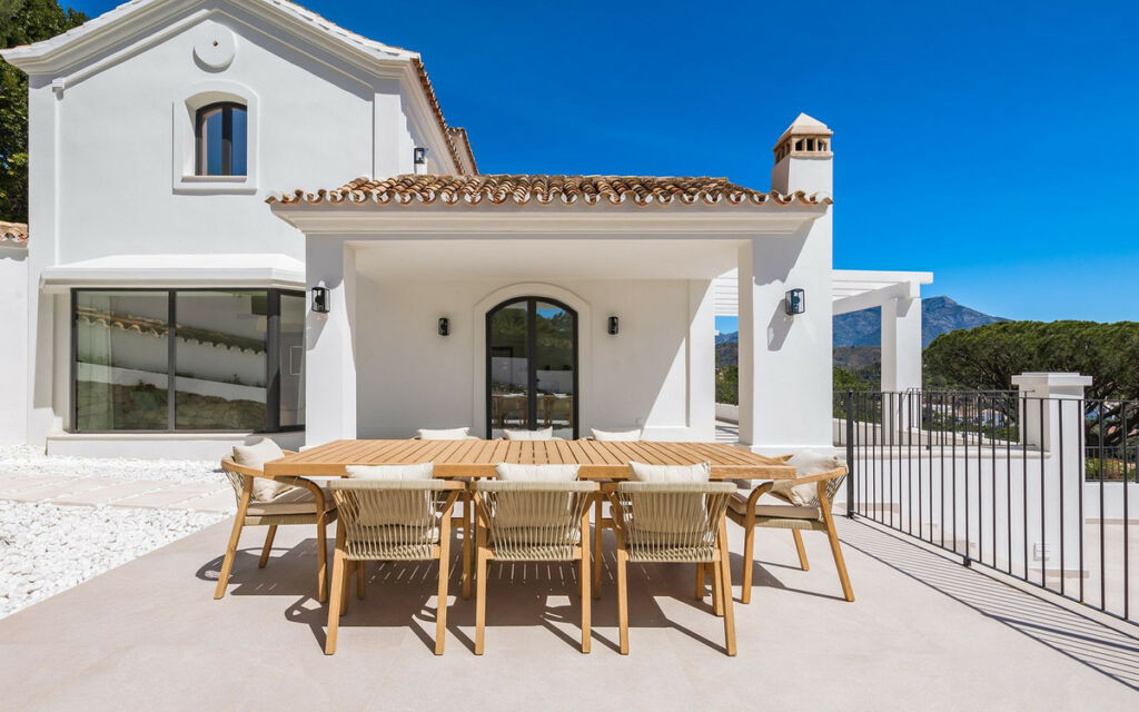 Detached Villa El Madroñal Málaga - image 14