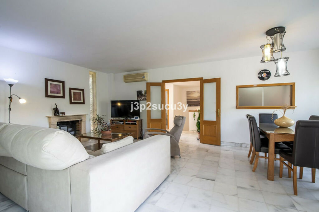 Semi-Detached House Estepona Málaga - image 14