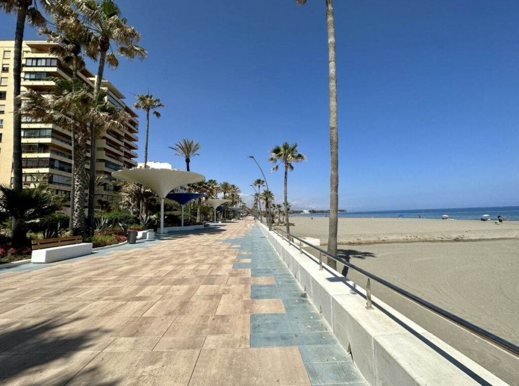 Middle Floor Apartment Estepona Málaga - image 15