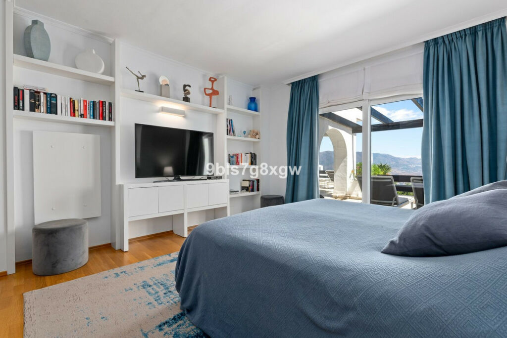 Middle Floor Apartment La Mairena Málaga - image 14