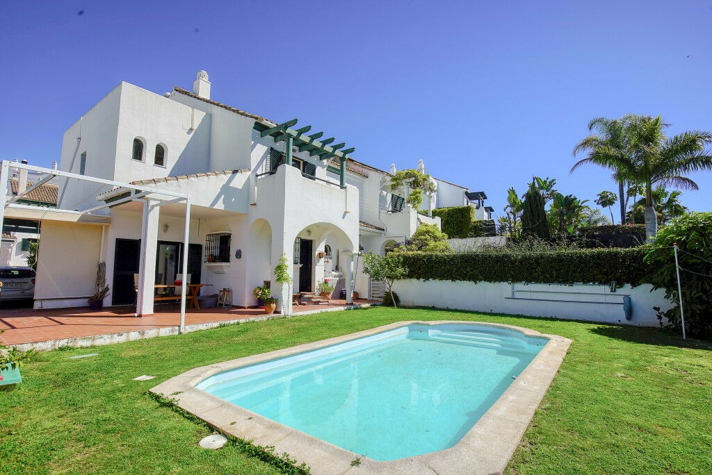 Detached Villa La Duquesa Málaga - image 14