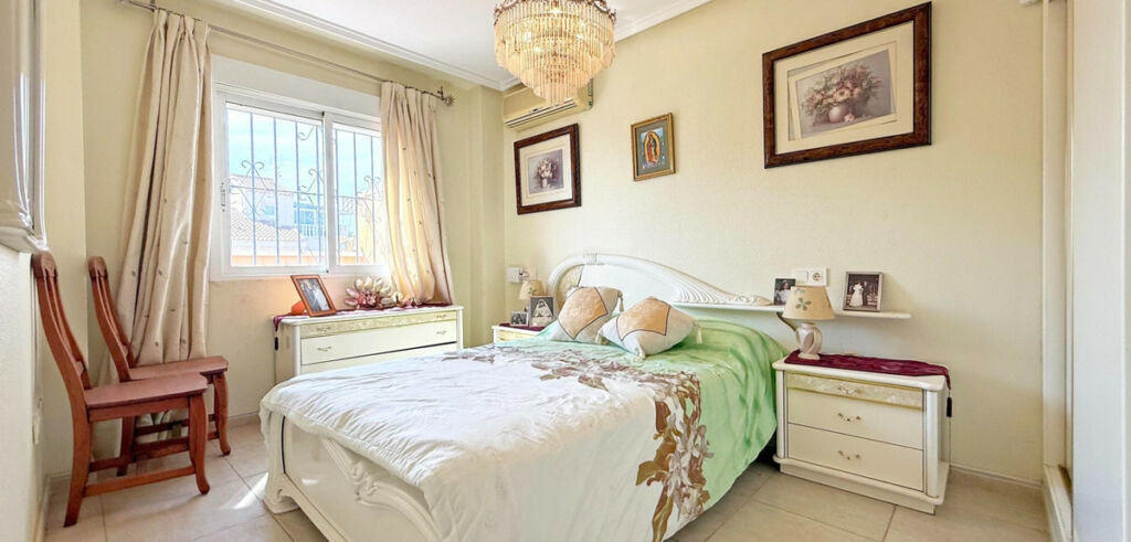 Townhouse Torrevieja Alicante - image 14