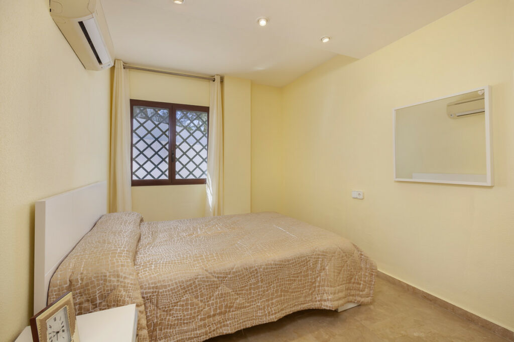 Ground Floor Apartment The Golden Mile Málaga - image 14