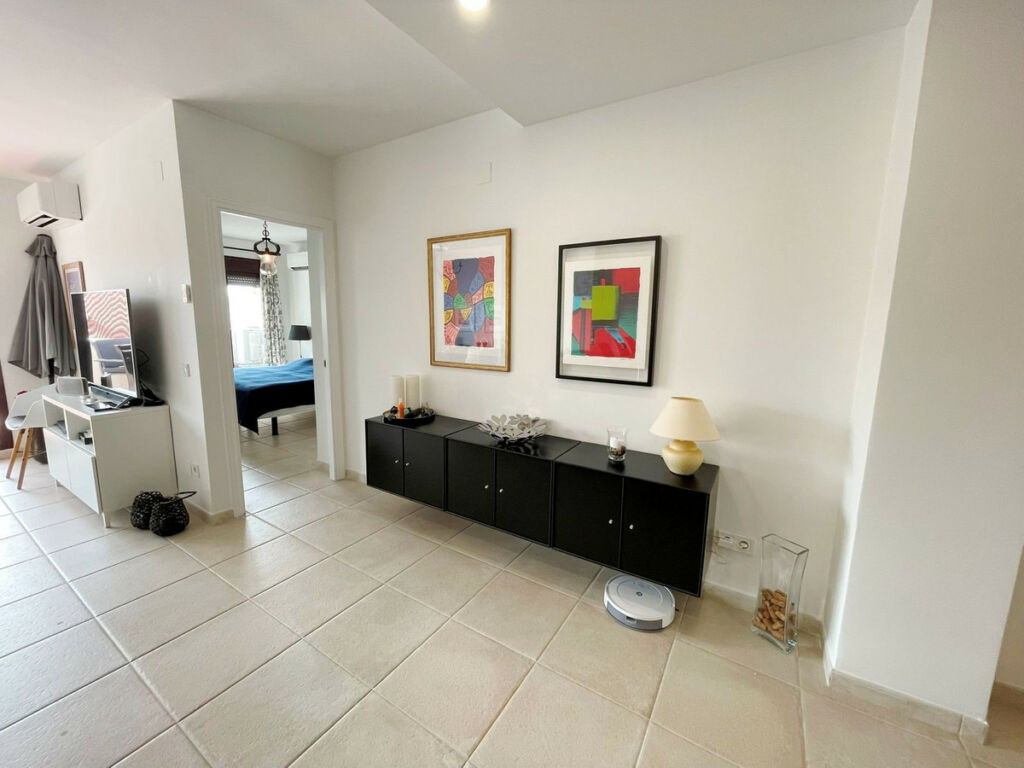 Middle Floor Apartment Nueva Andalucía Málaga - image 14