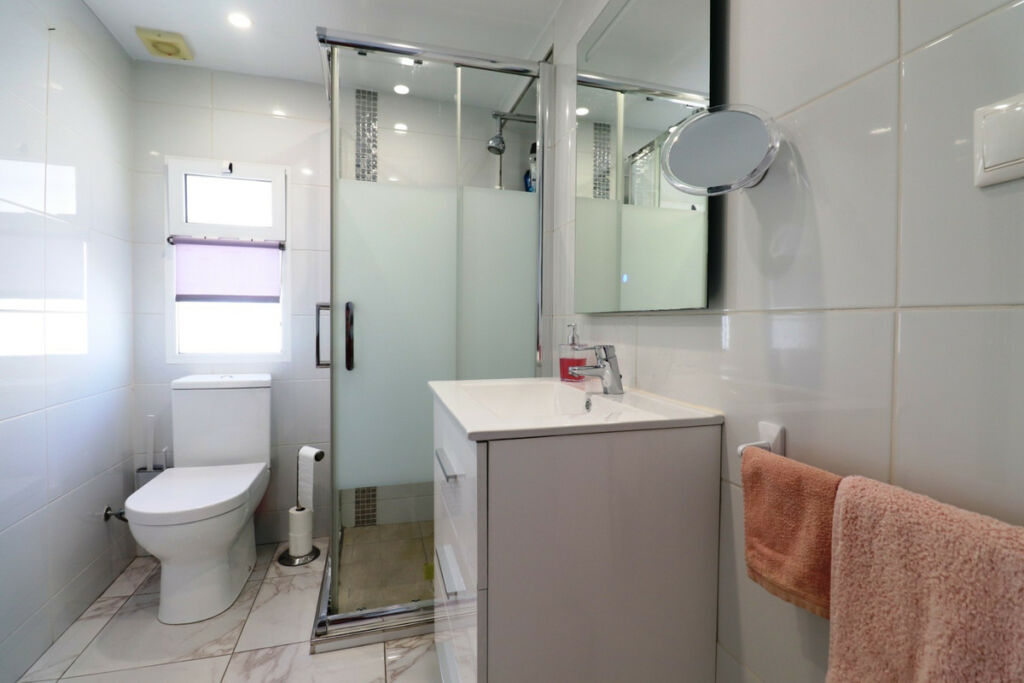 Detached Villa La Florida Alicante - image 15