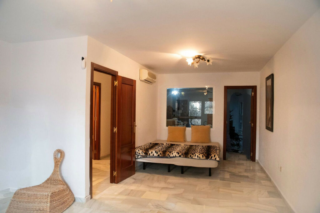Townhouse Torrequebrada Málaga - image 14