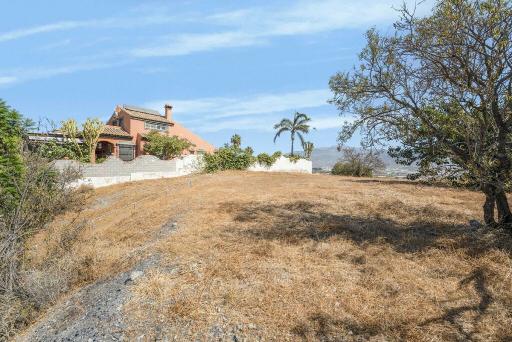 Residential Plot Almayate Málaga - image 2