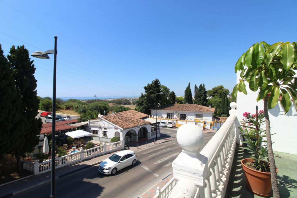 Detached Villa Nueva Andalucía Málaga - image 24