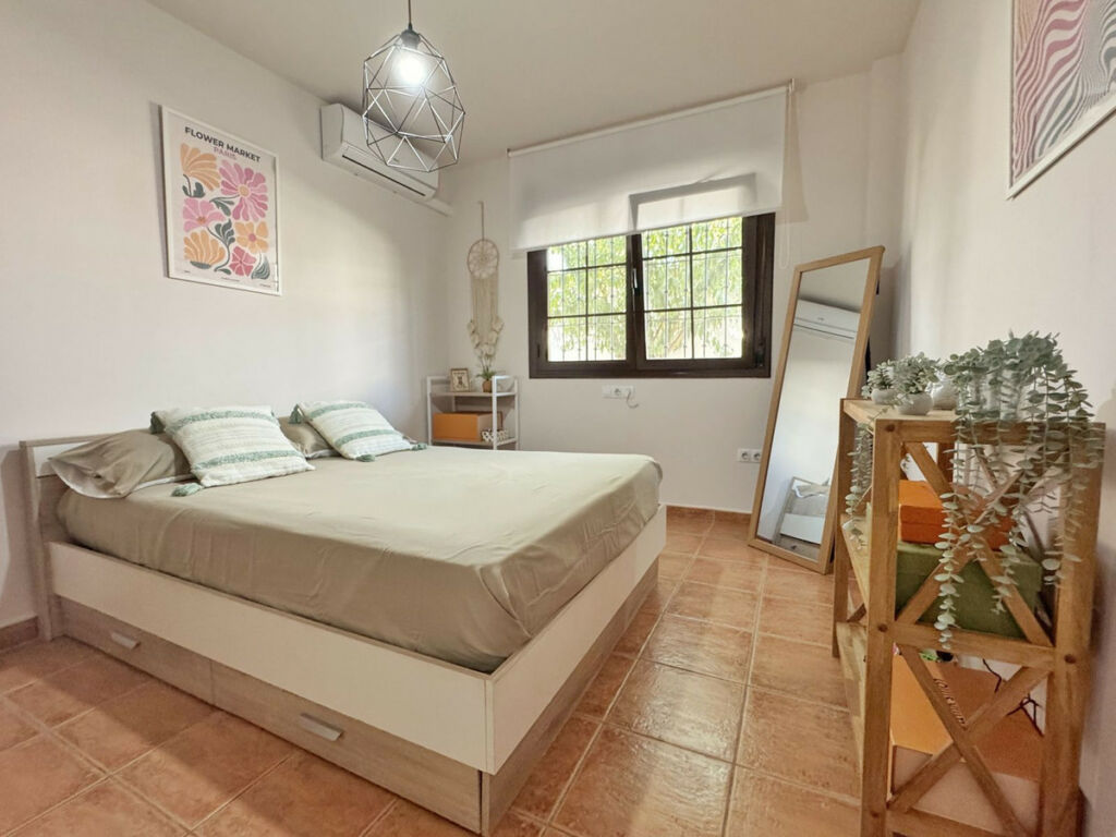 Detached Villa Sierrezuela Málaga - image 15