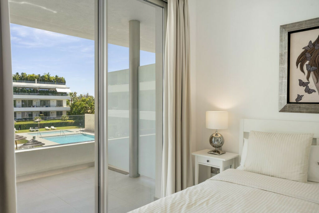 Middle Floor Apartment Estepona Málaga - image 15