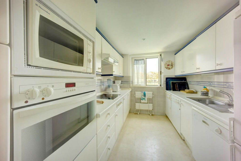 Middle Floor Apartment Sotogrande Marina Cádiz - image 15