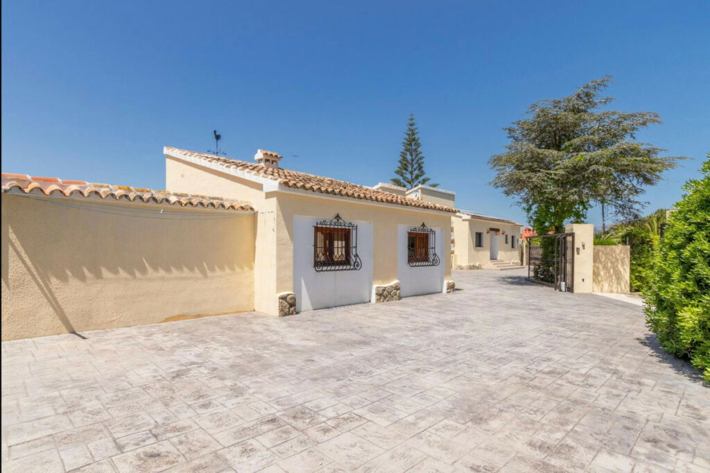Detached Villa Javea Alicante - image 15