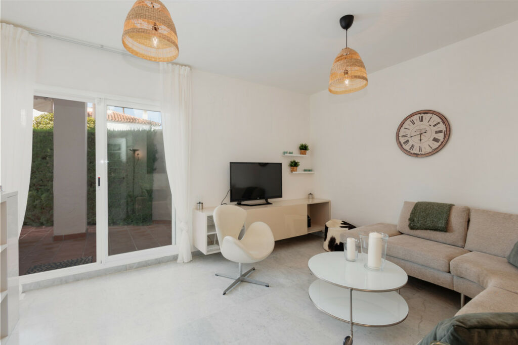 Middle Floor Apartment Bahía de Marbella Málaga - image 15