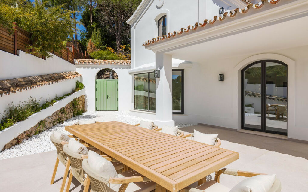 Detached Villa El Madroñal Málaga - image 15