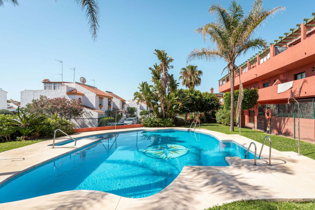 Middle Floor Apartment Casares Playa Málaga - image 15