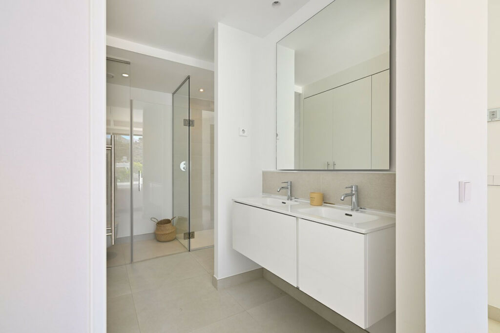 Detached Villa Benalmadena Pueblo Málaga - image 22