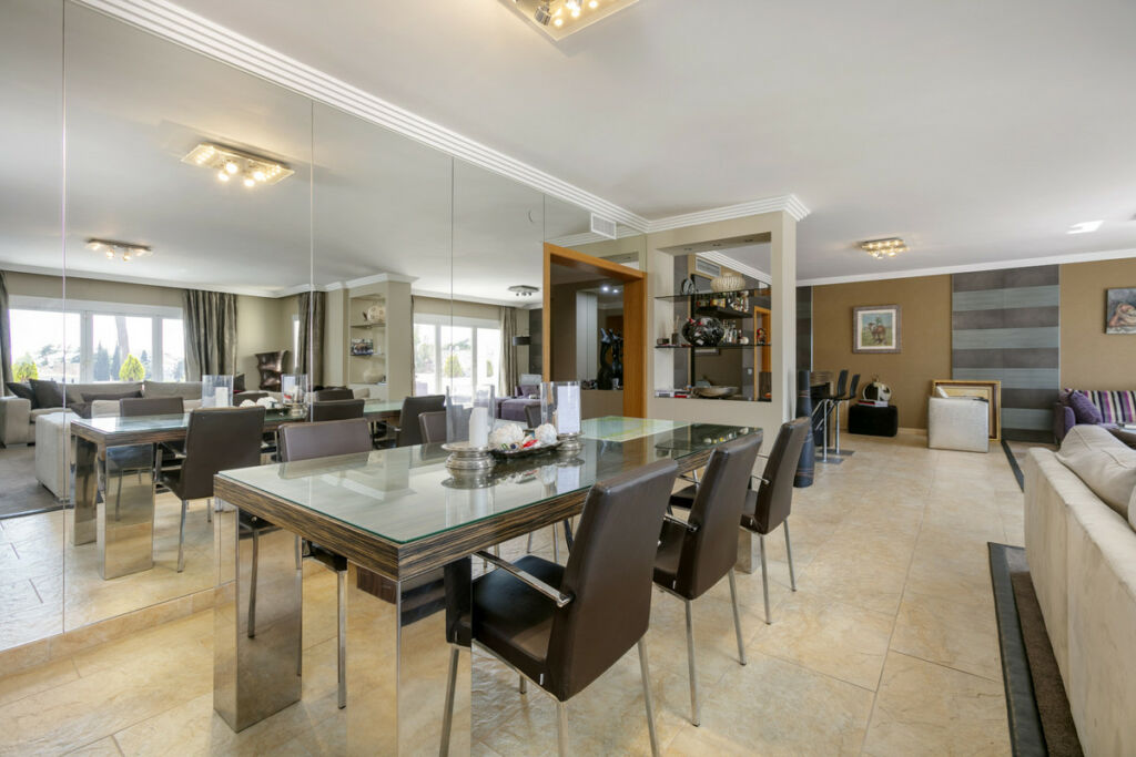 Middle Floor Apartment The Golden Mile Málaga - image 15