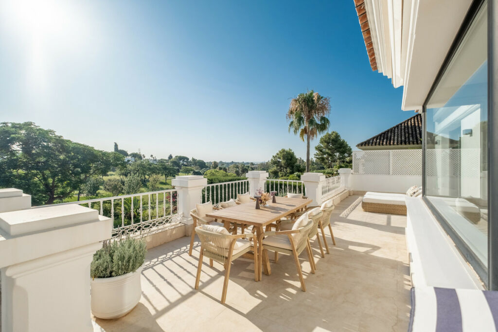 Detached Villa Aloha Málaga - image 15