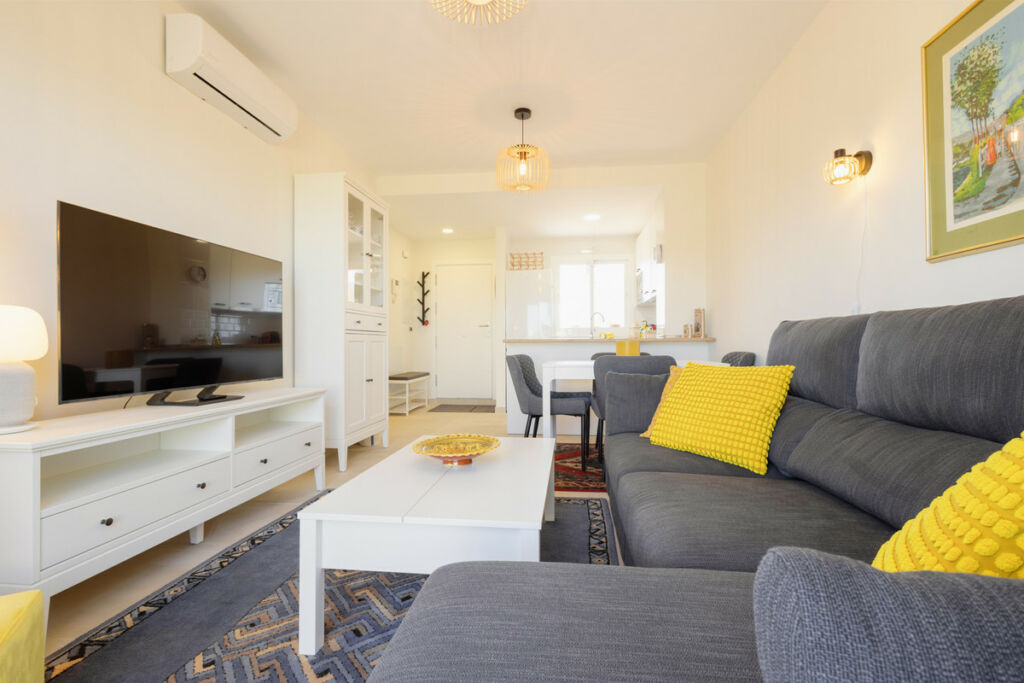 Middle Floor Apartment El Faro Málaga - image 15