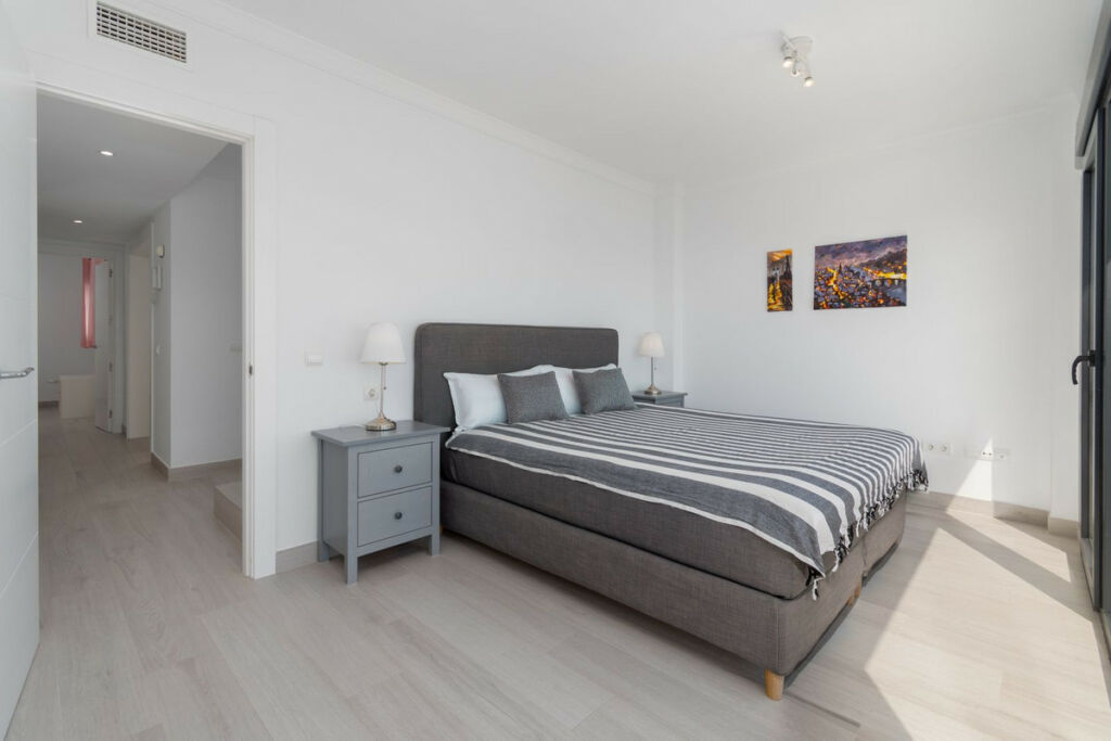 Semi-Detached House La Mairena Málaga - image 15